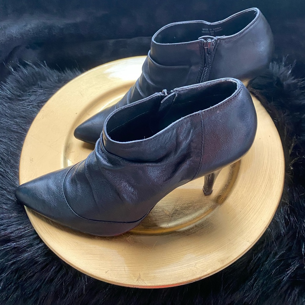Aldo Black Leather Gathered Ankle Bootie